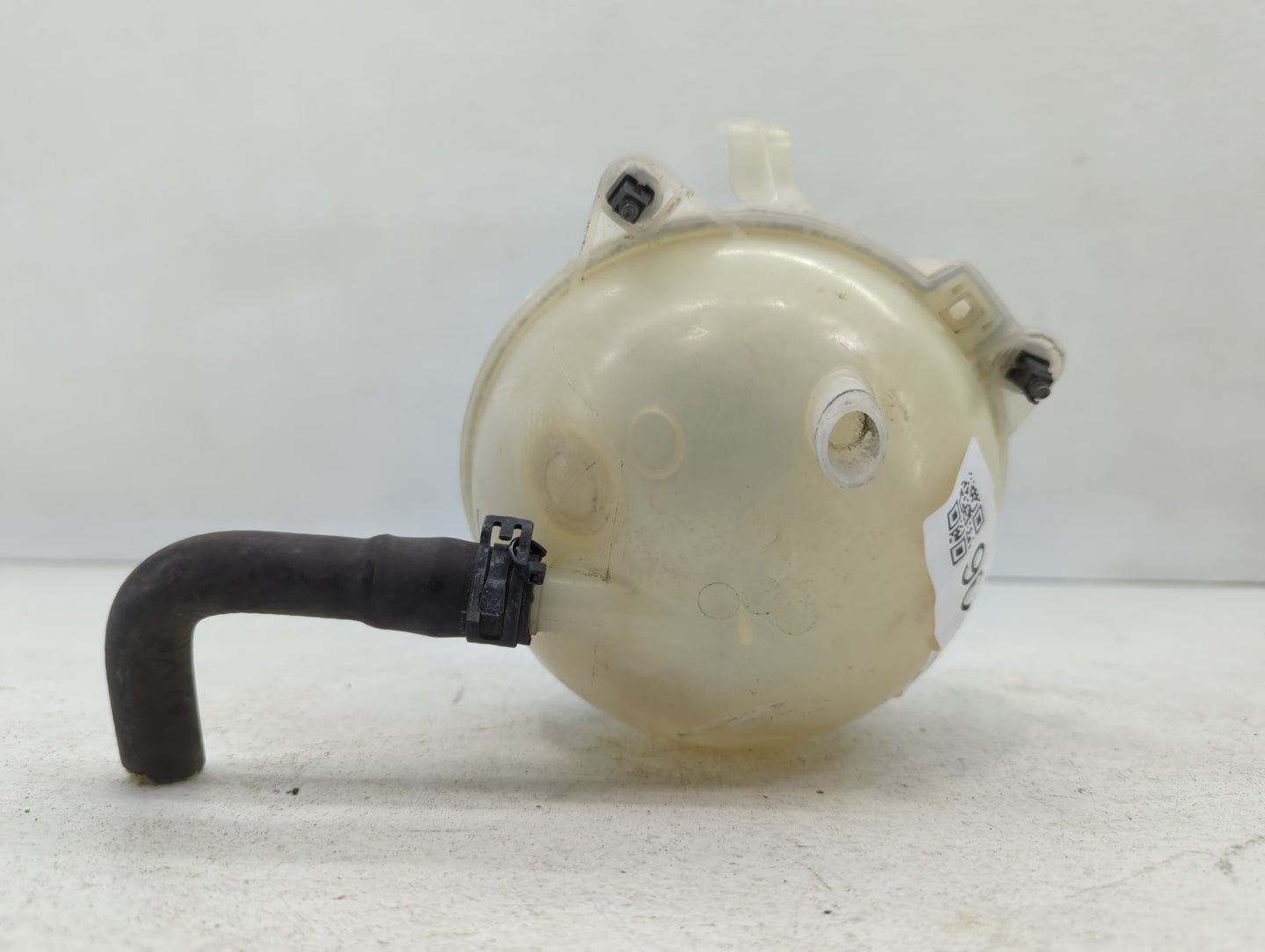 2011-2016 Chevrolet Cruze Windshield Washer Fluid Reservoir Bottle Oem - Oemusedautoparts1.com