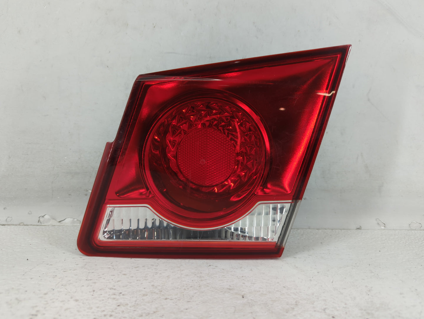 2011-2016 Chevrolet Cruze Tail Light Assembly Passenger Right OEM Fits Fits 2011 2012 2013 2014 2015 2016 OEM Used Auto Part
