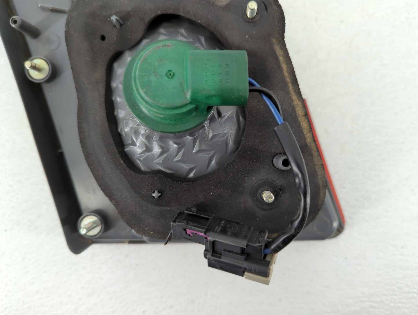 2011-2016 Chevrolet Cruze Tail Light Assembly Passenger Right OEM Fits Fits 2011 2012 2013 2014 2015 2016 OEM Used Auto Part