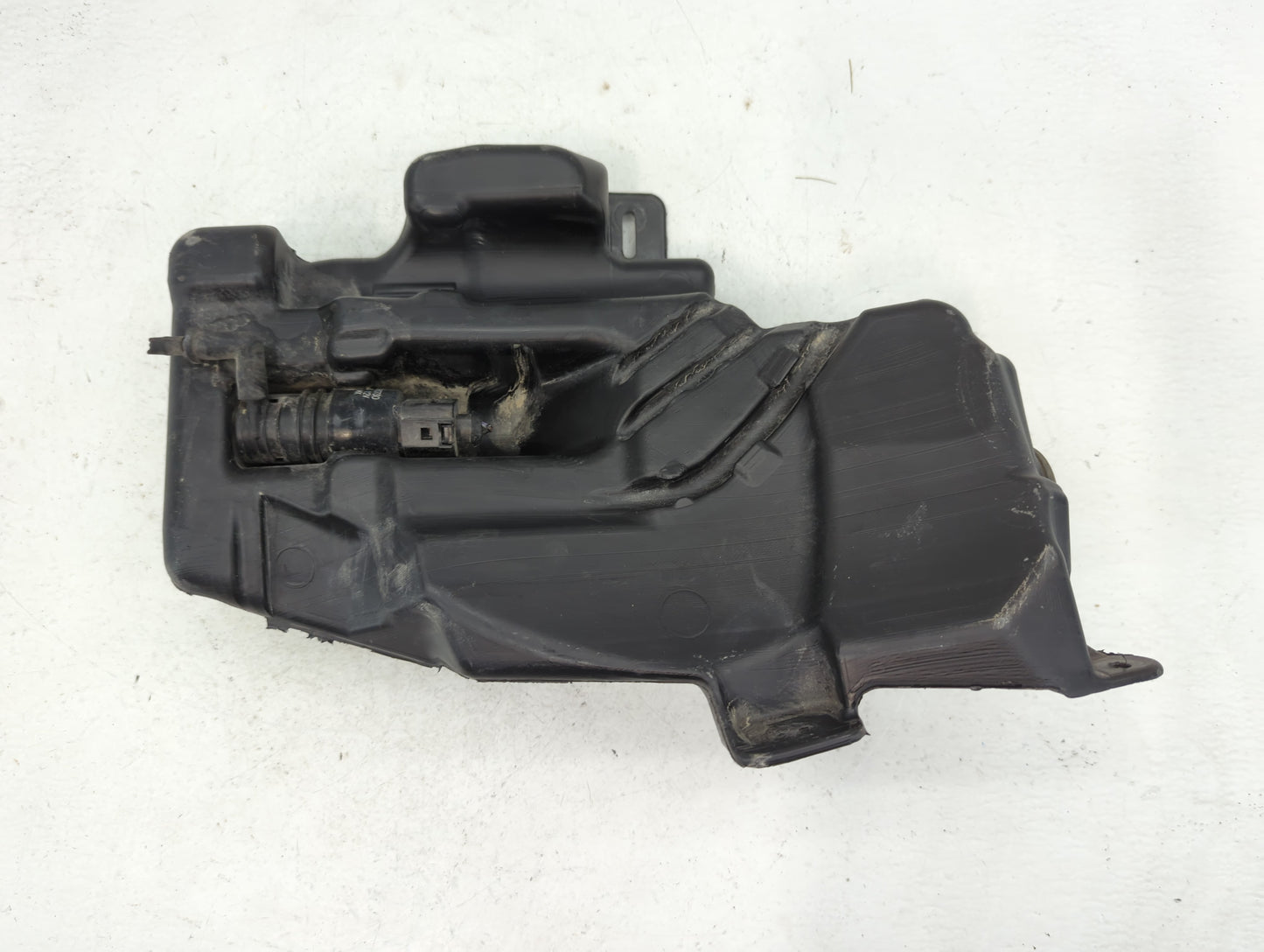 2011-2016 Chevrolet Cruze Windshield Washer Fluid Reservoir Bottle Oem - Oemusedautoparts1.com