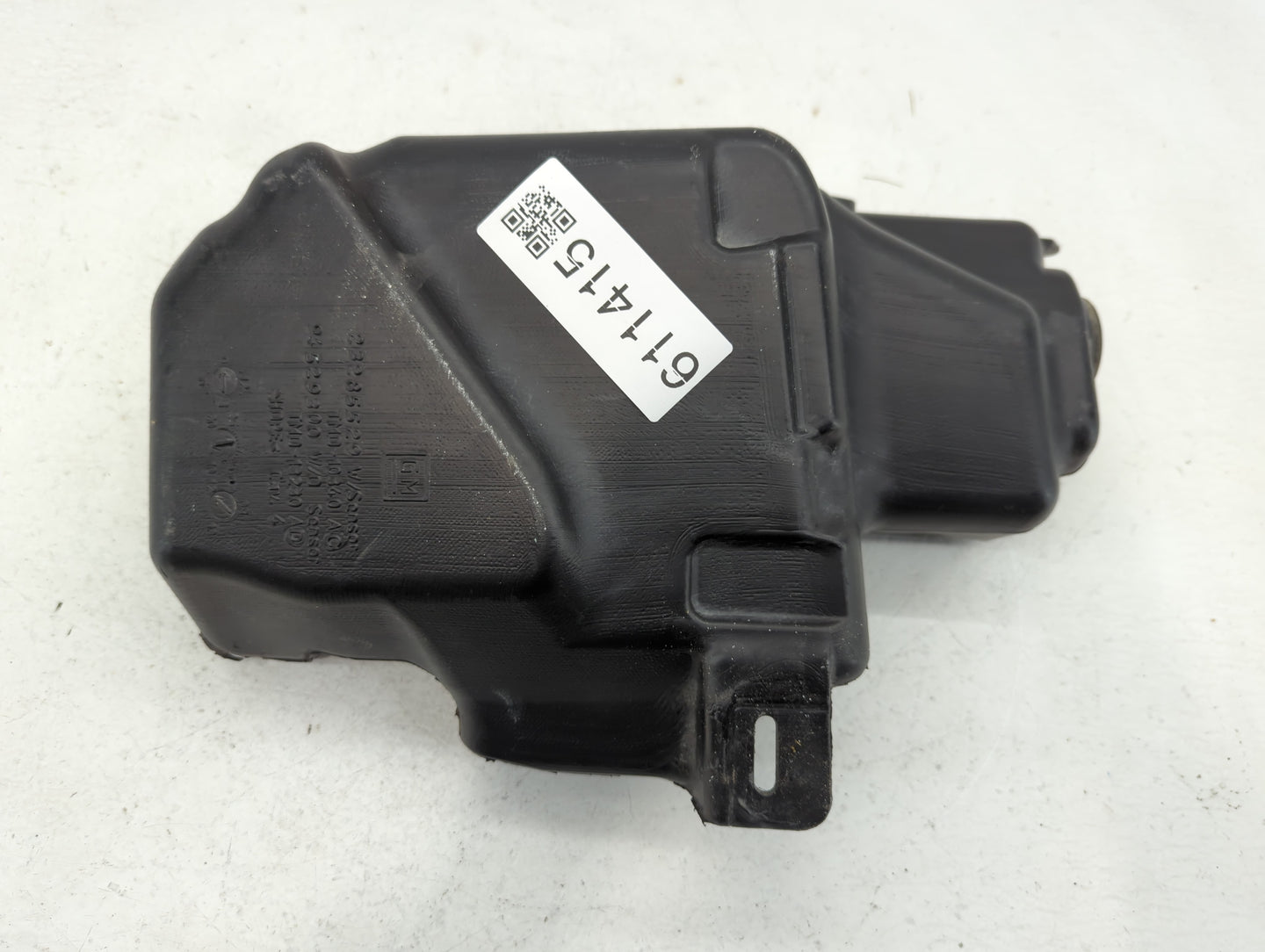 2011-2016 Chevrolet Cruze Windshield Washer Fluid Reservoir Bottle Oem - Oemusedautoparts1.com