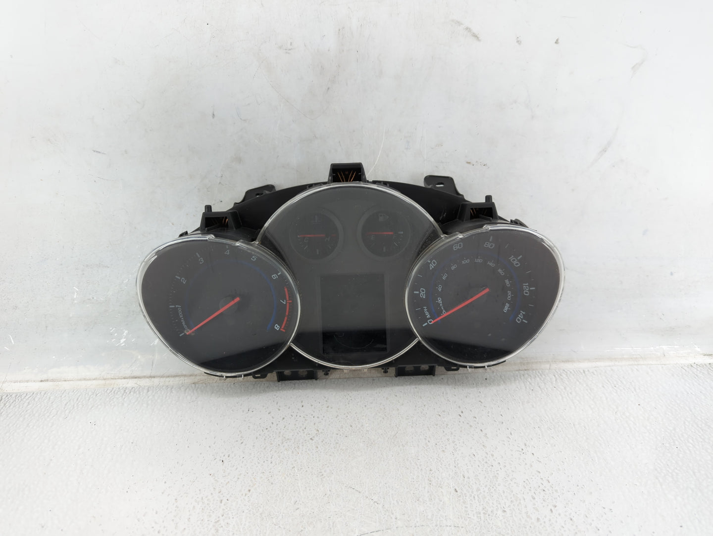 2013-2014 Chevrolet Cruze Instrument Cluster Speedometer Gauges P/N:94500794 Fits Fits 2013 2014 OEM Used Auto Parts - Oemus