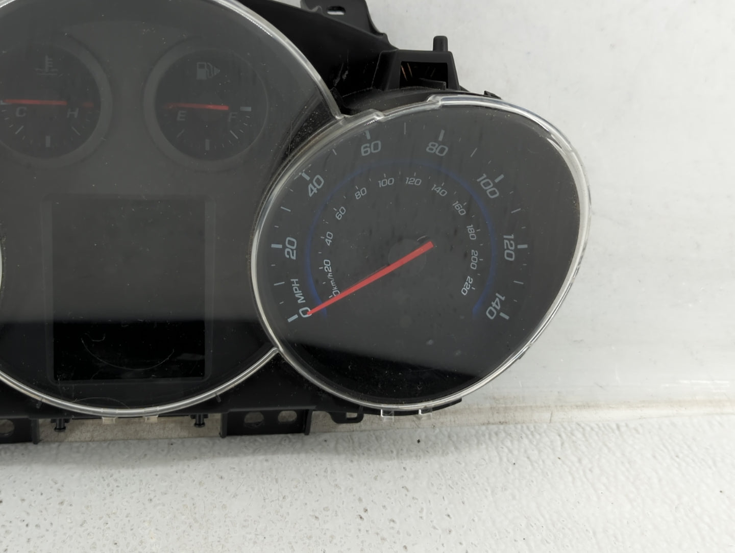 2013-2014 Chevrolet Cruze Instrument Cluster Speedometer Gauges P/N:94500794 Fits Fits 2013 2014 OEM Used Auto Parts - Oemus