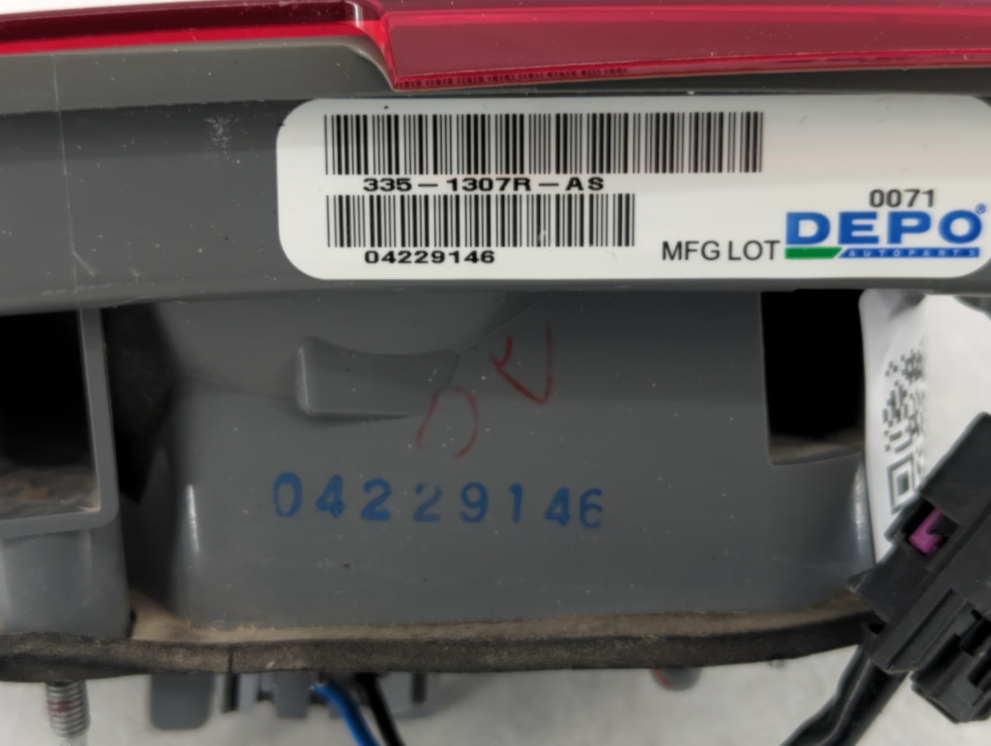 2011-2016 Chevrolet Cruze Tail Light Assembly Driver Left OEM P/N:335-1307R-AS Fits Fits 2011 2012 2013 2014 2015 2016 OEM U