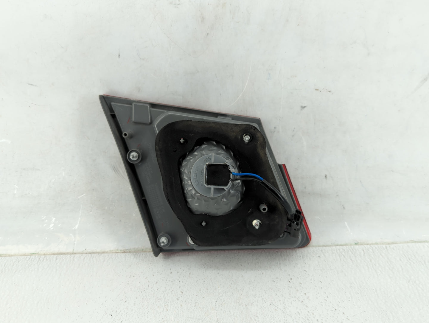 2011-2016 Chevrolet Cruze Tail Light Assembly Driver Left OEM P/N:335-1307R-AS Fits Fits 2011 2012 2013 2014 2015 2016 OEM U