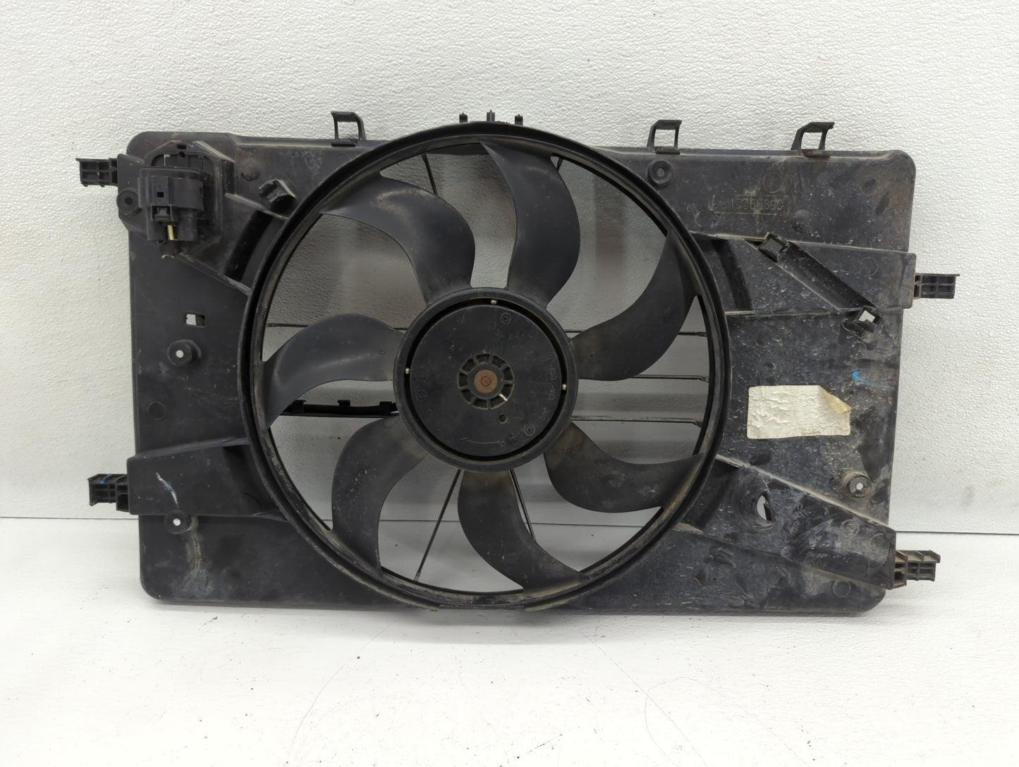 2011-2016 Chevrolet Cruze Left Radiator Fan Motor Assembly Black - Oemusedautoparts1.com