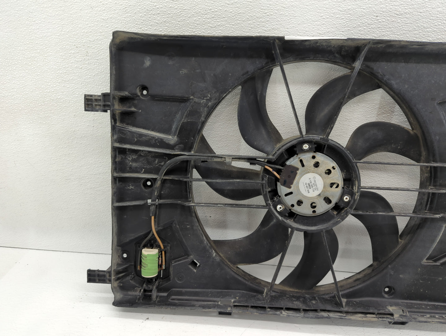2011-2016 Chevrolet Cruze Left Radiator Fan Motor Assembly Black - Oemusedautoparts1.com