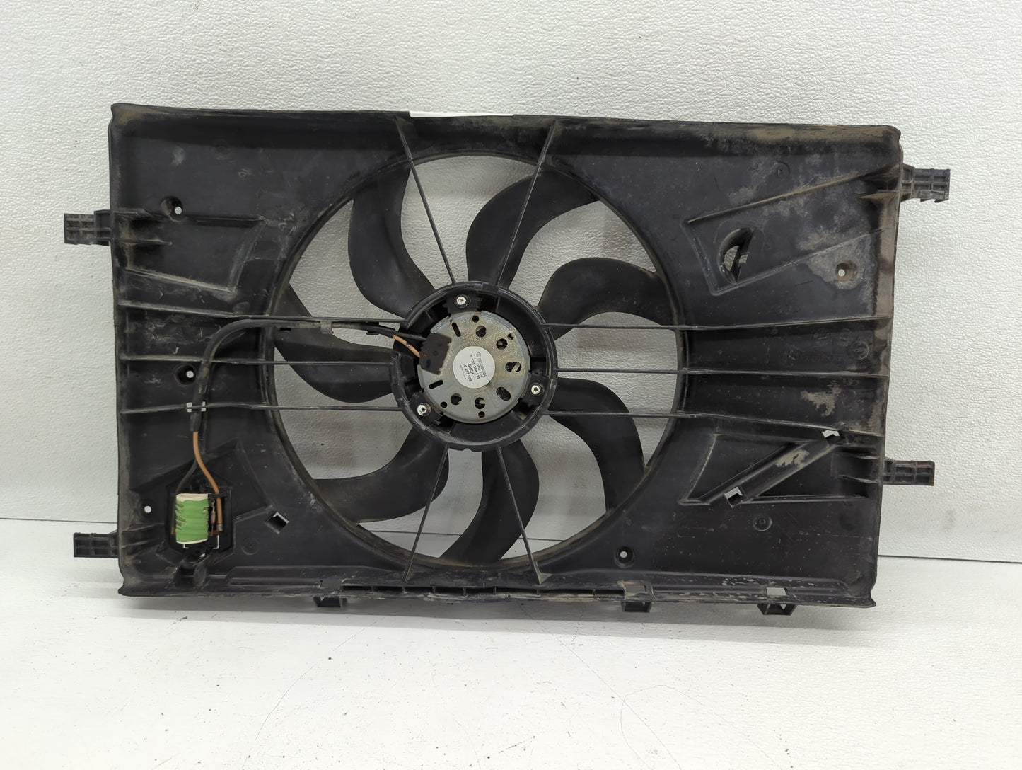 2011-2016 Chevrolet Cruze Left Radiator Fan Motor Assembly Black - Oemusedautoparts1.com