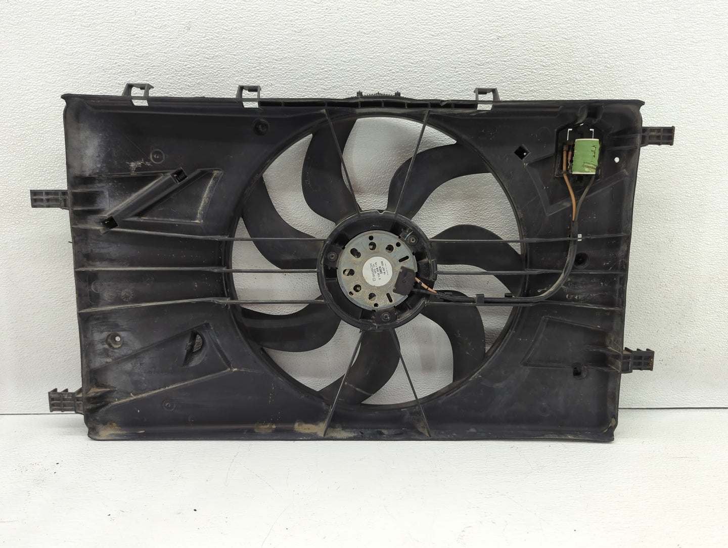 2011-2016 Chevrolet Cruze Left Radiator Fan Motor Assembly Black - Oemusedautoparts1.com