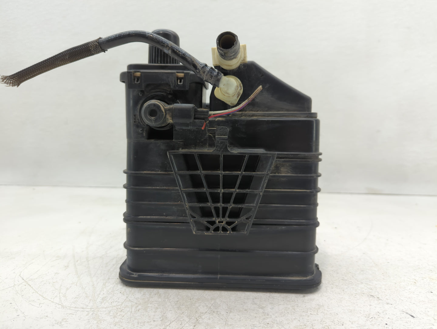2014 Chevrolet Cruze Fuel Vapor Charcoal Canister 641452 - Oemusedautoparts1.com