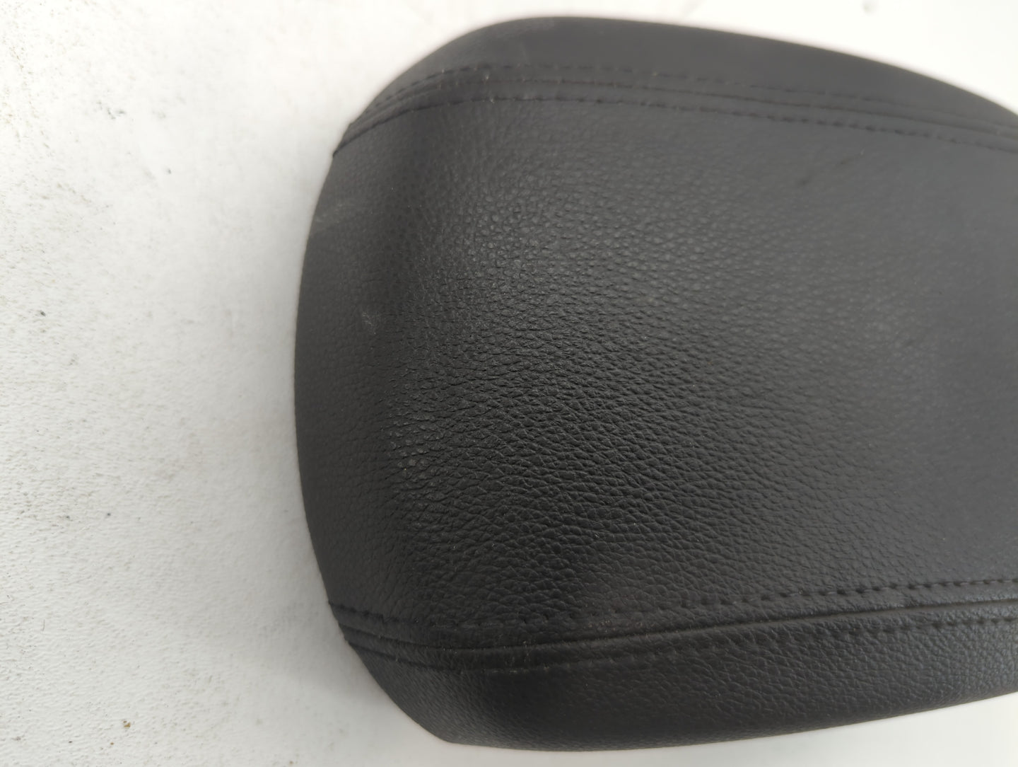 2013-2016 Chevrolet Cruze Center Console Armrest Cover Lid - Oemusedautoparts1.com