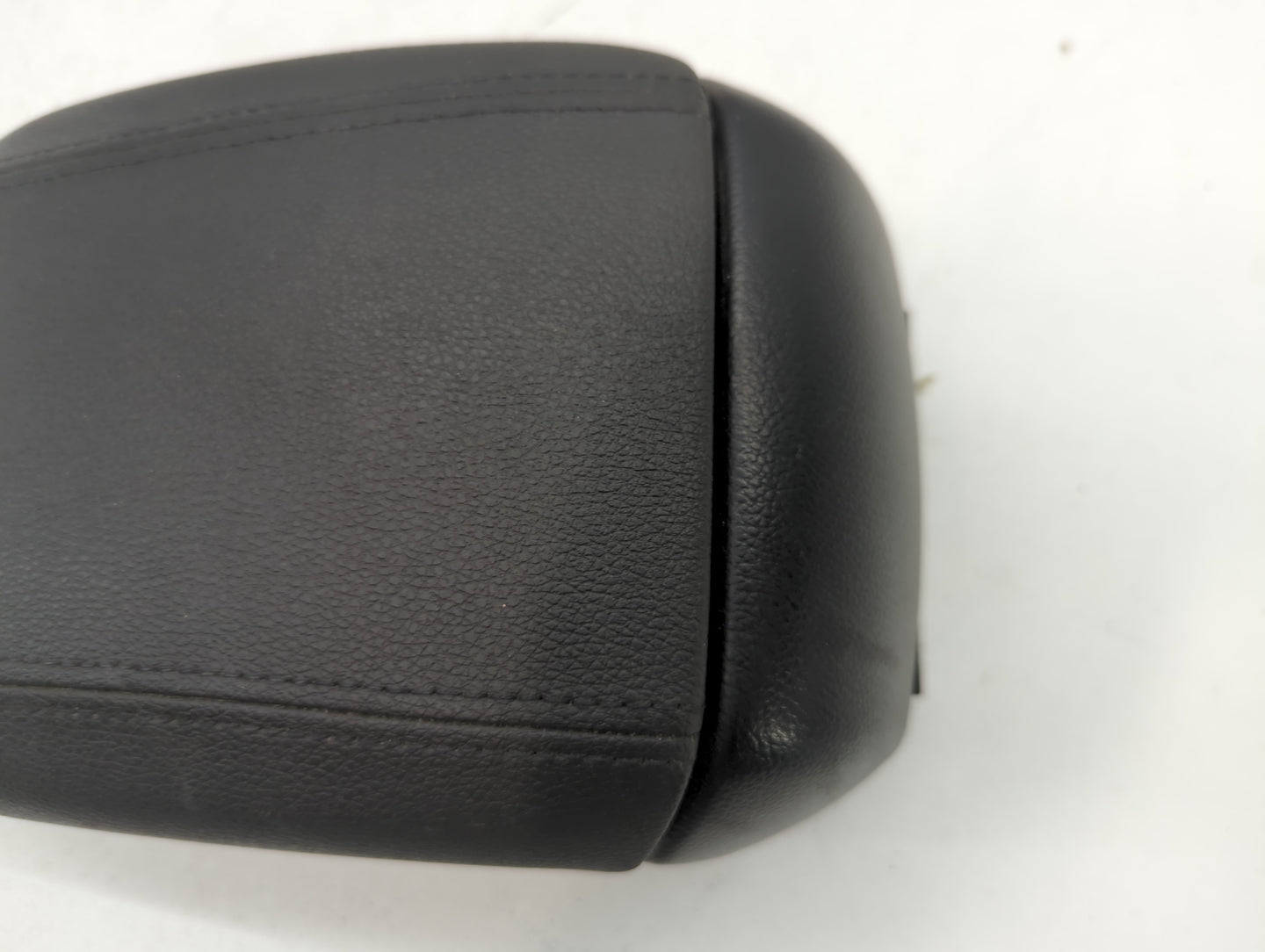 2013-2016 Chevrolet Cruze Center Console Armrest Cover Lid - Oemusedautoparts1.com