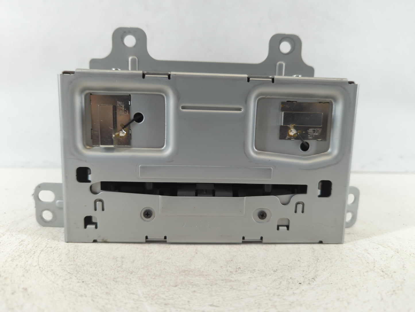 2014-2014 Chevrolet Cruze Am Fm Cd Player Radio Receiver - Oemusedautoparts1.com