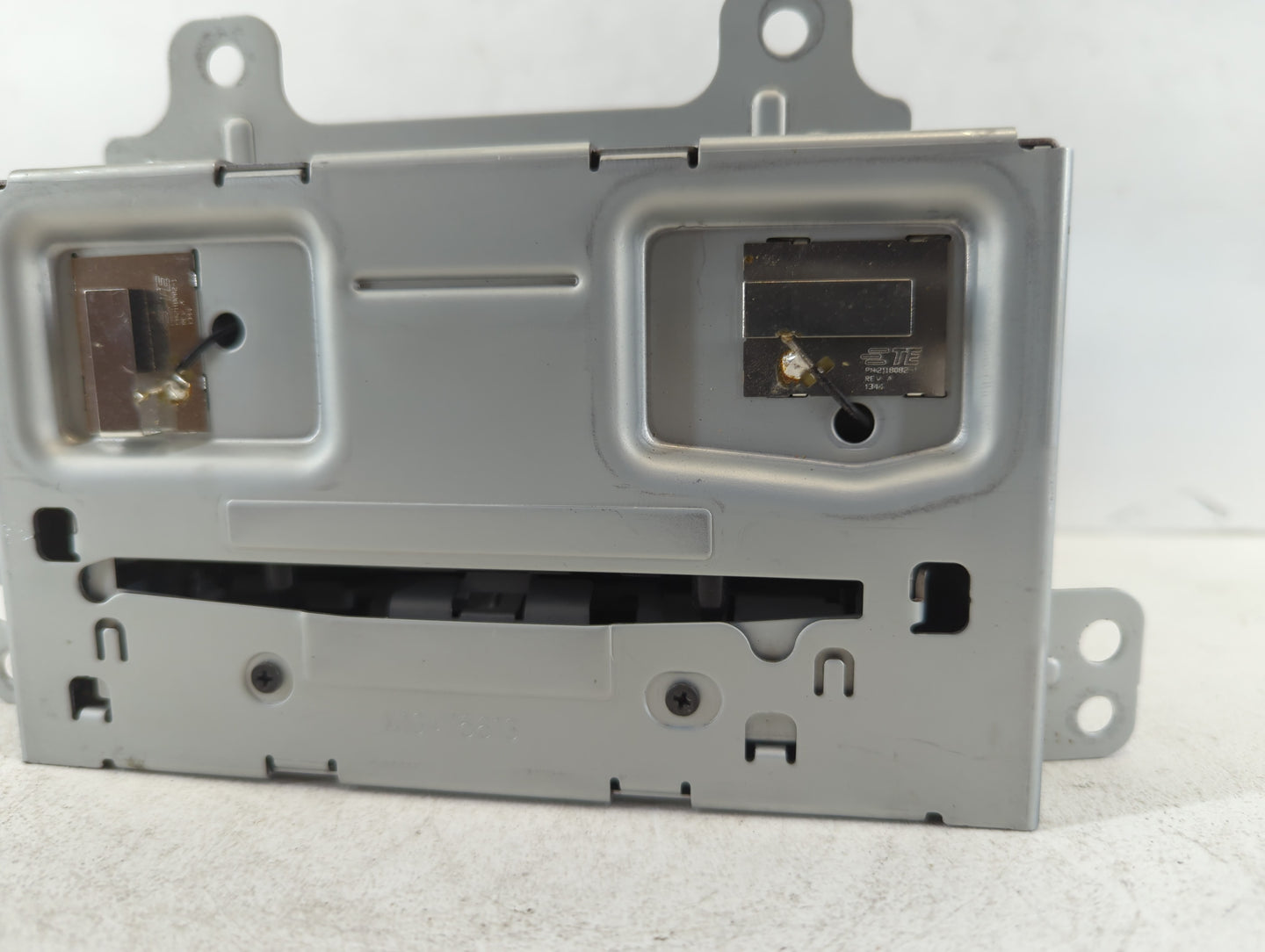 2014-2014 Chevrolet Cruze Am Fm Cd Player Radio Receiver - Oemusedautoparts1.com