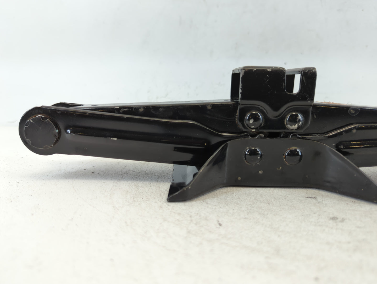 2014 Chevrolet Cruze Spare Scissor Car Jack - Oemusedautoparts1.com