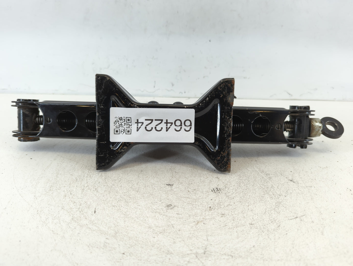 2014 Chevrolet Cruze Spare Scissor Car Jack - Oemusedautoparts1.com