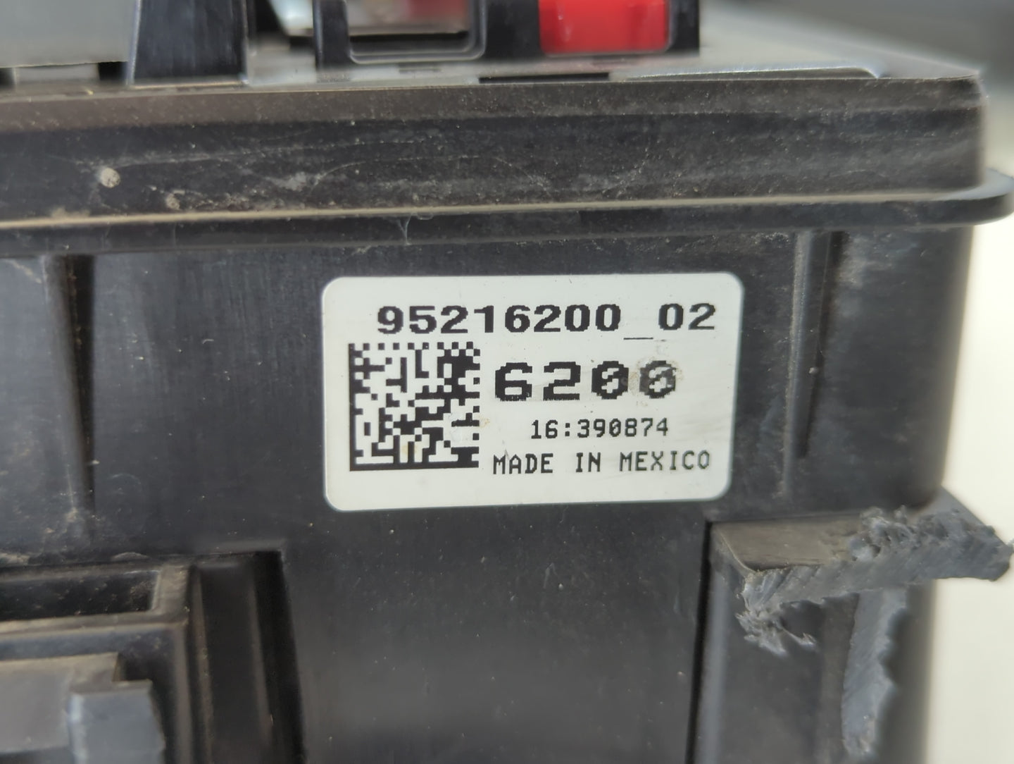 2011-2014 Chevrolet Cruze Fusebox Fuse Box Panel Relay Module P/N:6200 390874, 95216200_02 Fits Fits 2011 2012 2013 2014 OEM