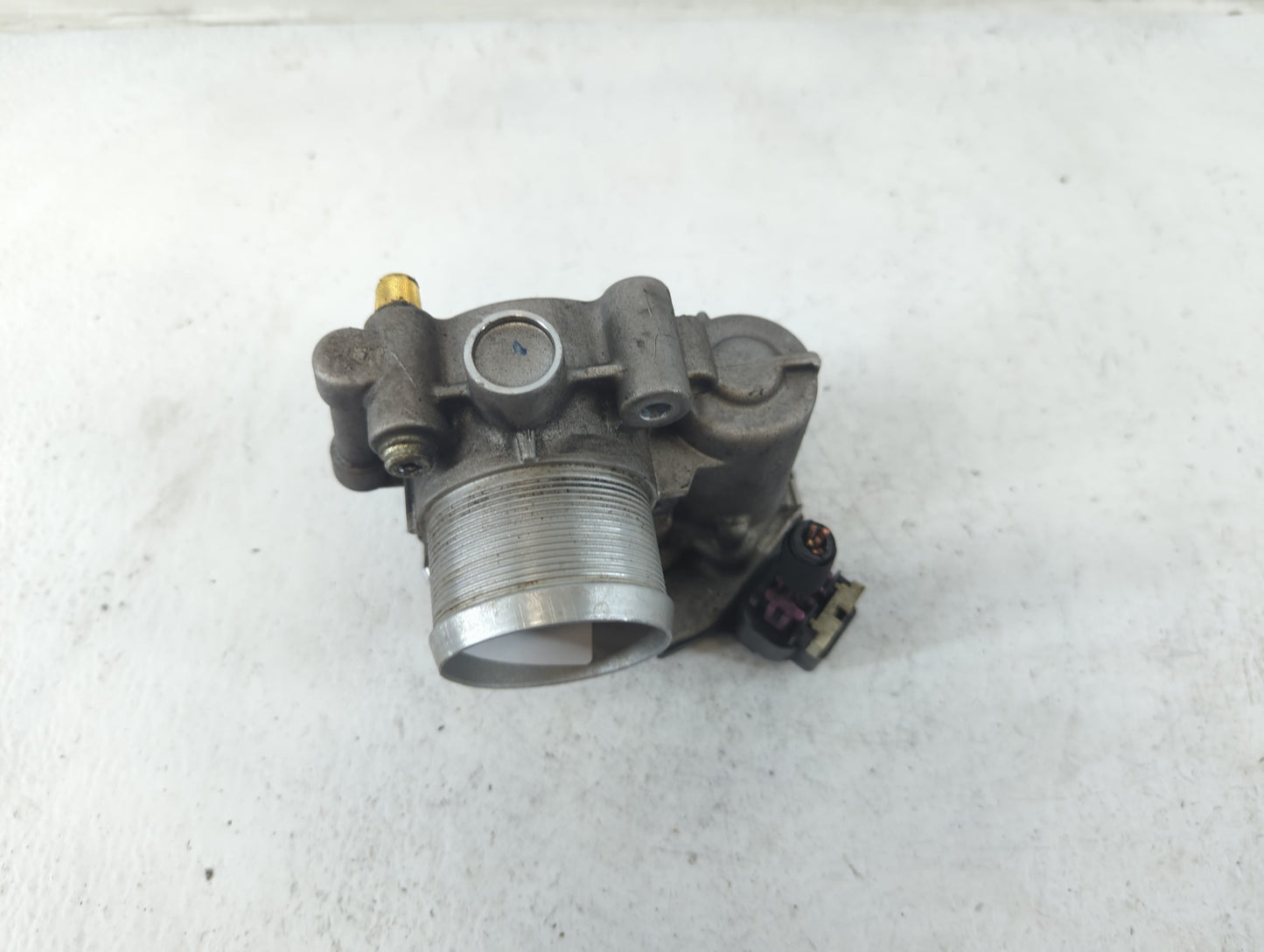 2011-2016 Chevrolet Cruze Throttle Body P/N:55581662 Fits Fits 2011 2012 2013 2014 2015 2016 2017 2018 2019 2020 2021 OEM Us