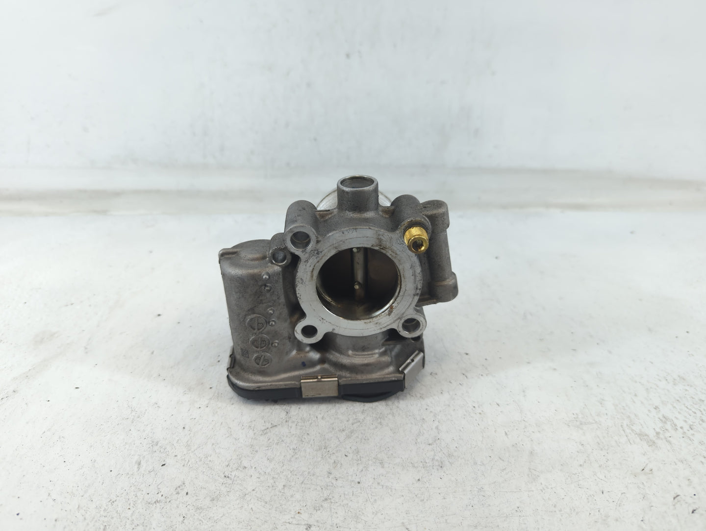 2011-2016 Chevrolet Cruze Throttle Body P/N:55581662 Fits Fits 2011 2012 2013 2014 2015 2016 2017 2018 2019 2020 2021 OEM Us