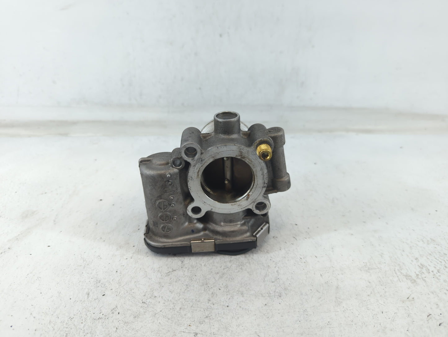2011-2016 Chevrolet Cruze Throttle Body P/N:55581662 Fits Fits 2011 2012 2013 2014 2015 2016 2017 2018 2019 2020 2021 OEM Us
