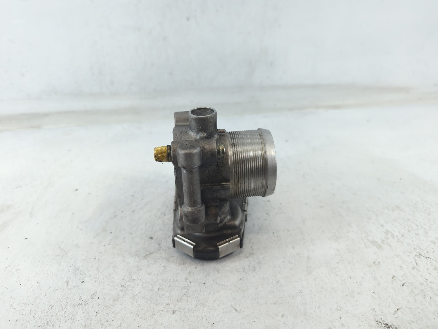 2011-2016 Chevrolet Cruze Throttle Body P/N:55581662 Fits Fits 2011 2012 2013 2014 2015 2016 2017 2018 2019 2020 2021 OEM Us