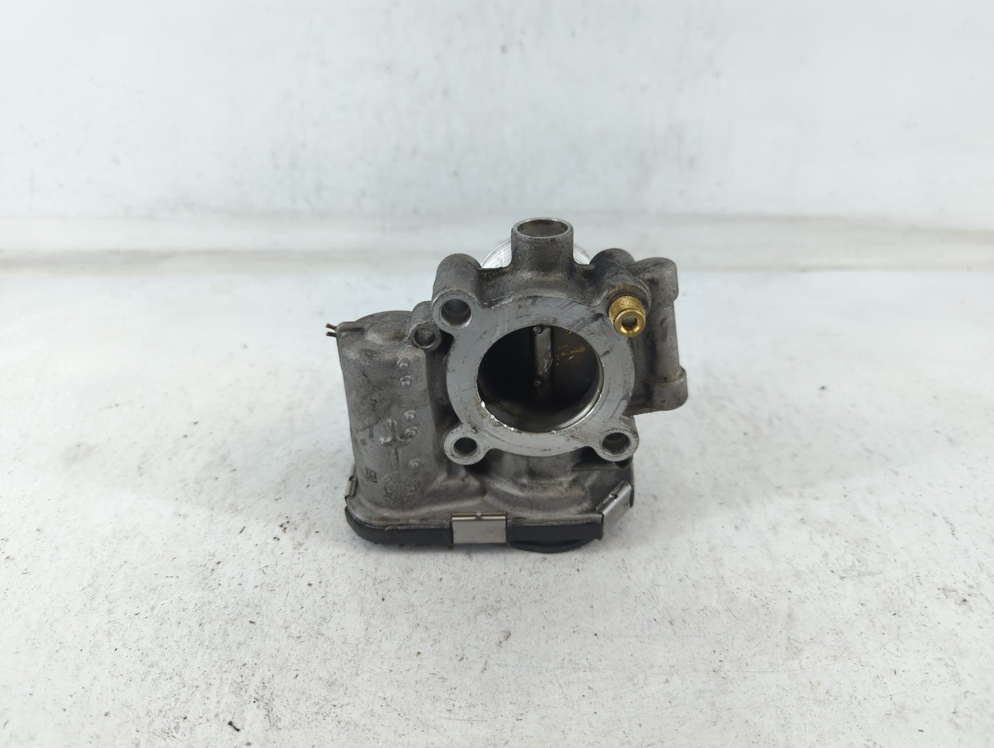 2011-2016 Chevrolet Cruze Throttle Body P/N:55581662 Fits Fits 2011 2012 2013 2014 2015 2016 2017 2018 2019 2020 2021 OEM Us