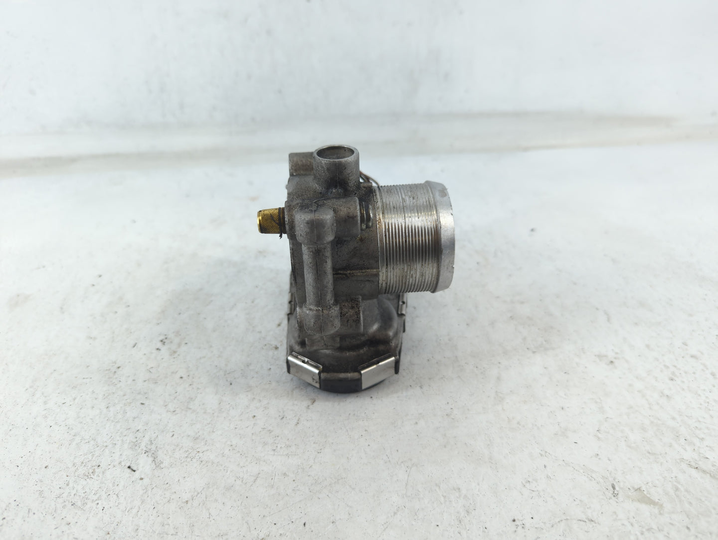 2011-2016 Chevrolet Cruze Throttle Body P/N:55581662 Fits Fits 2011 2012 2013 2014 2015 2016 2017 2018 2019 2020 2021 OEM Us