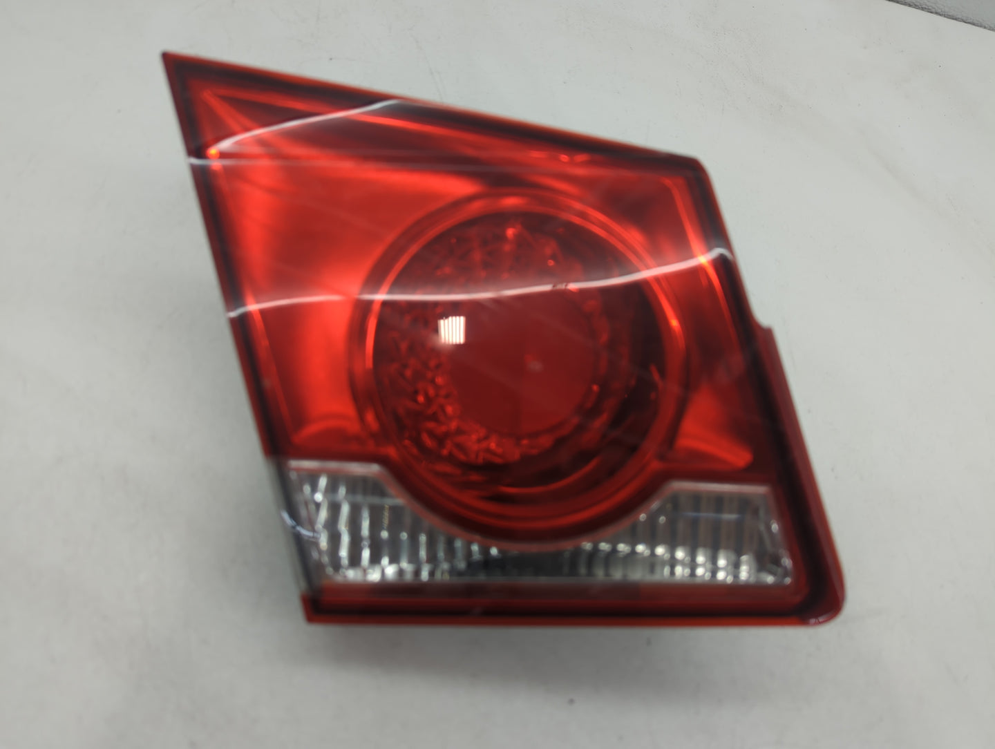 2011-2016 Chevrolet Cruze Tail Light Assembly Passenger Right OEM P/N:12V#3057KLCP Fits Fits 2011 2012 2013 2014 2015 2016 O