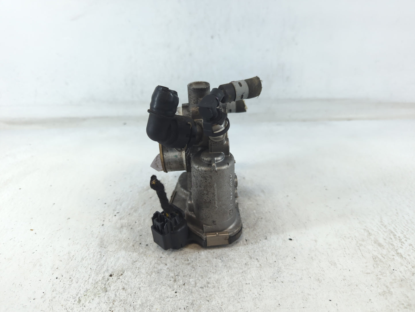 2011-2016 Chevrolet Cruze Throttle Body P/N:55561495 Fits Fits 2009 2010 2011 2012 2013 2014 2015 2016 2017 2018 OEM Used Au