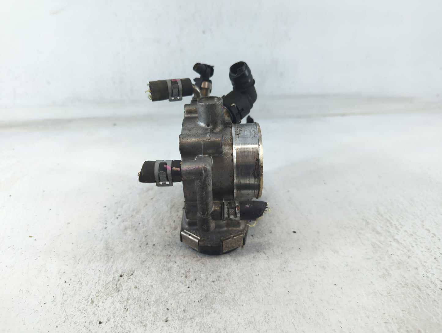 2011-2016 Chevrolet Cruze Throttle Body P/N:55561495 Fits Fits 2009 2010 2011 2012 2013 2014 2015 2016 2017 2018 OEM Used Au