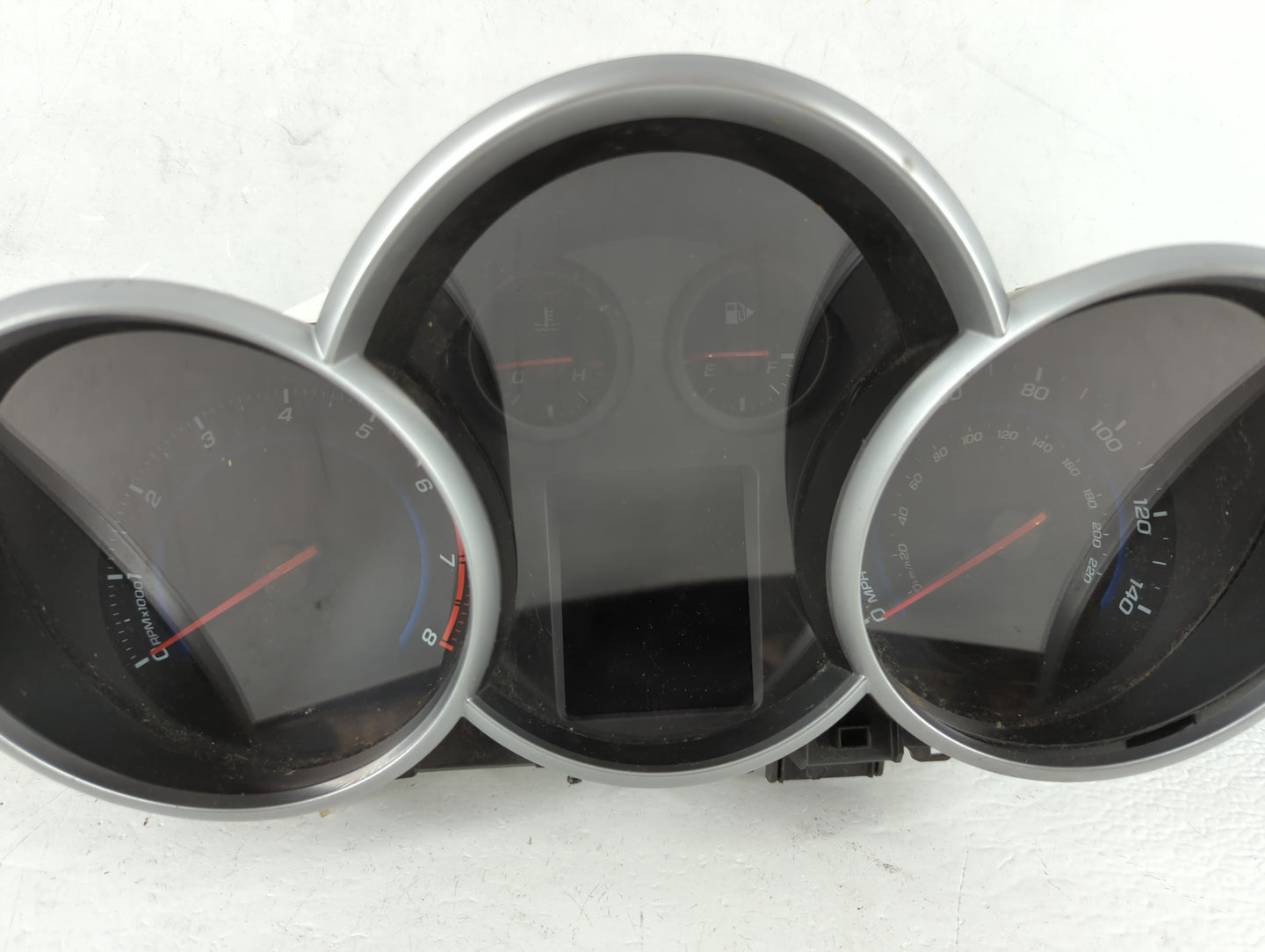 2013-2014 Chevrolet Cruze Instrument Cluster Speedometer Gauges P/N:94560794 811511914 Fits Fits 2013 2014 OEM Used Auto Par