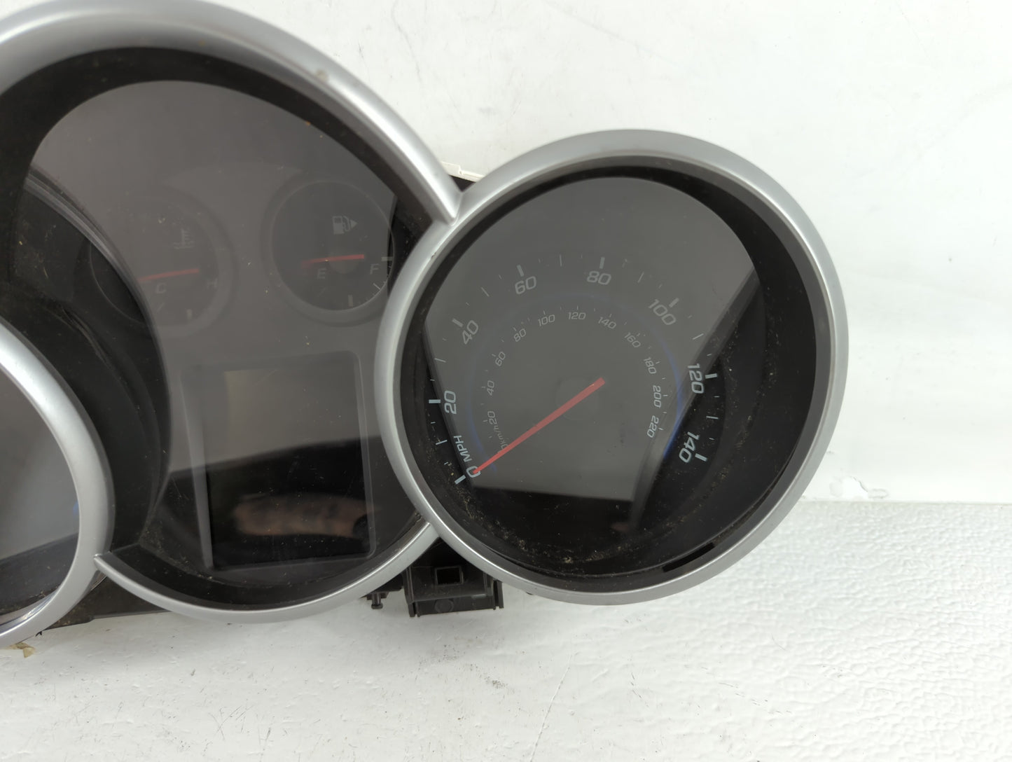 2013-2014 Chevrolet Cruze Instrument Cluster Speedometer Gauges P/N:94560794 811511914 Fits Fits 2013 2014 OEM Used Auto Par