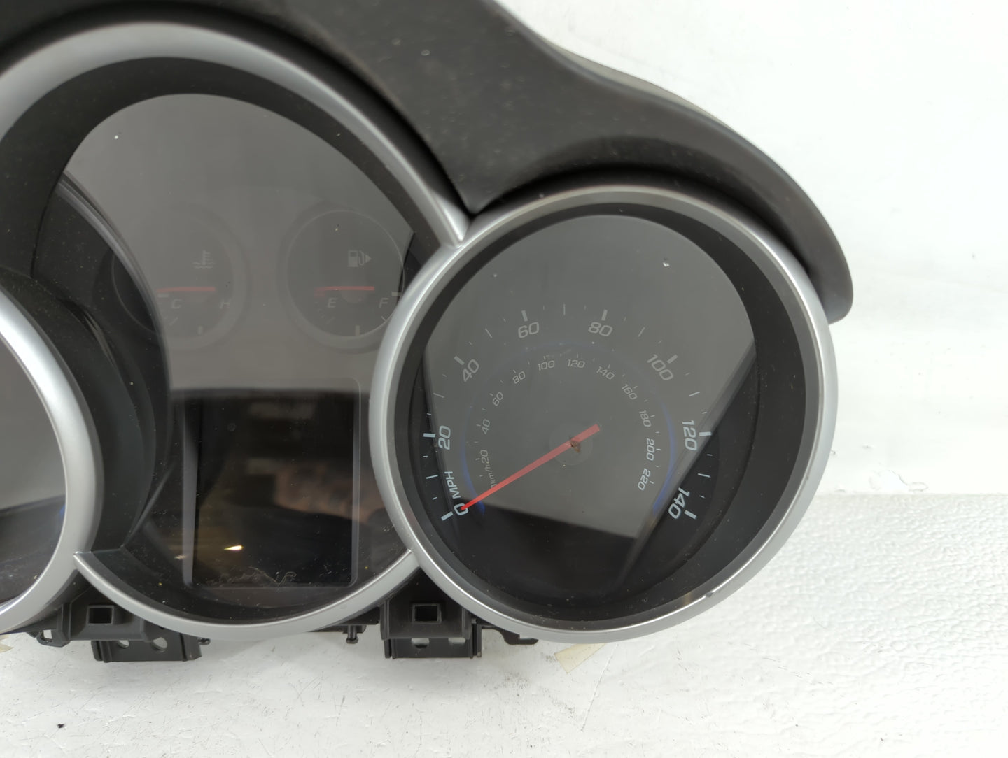 2013-2014 Chevrolet Cruze Instrument Cluster Speedometer Gauges P/N:94560794 811511914 Fits Fits 2013 2014 OEM Used Auto Par