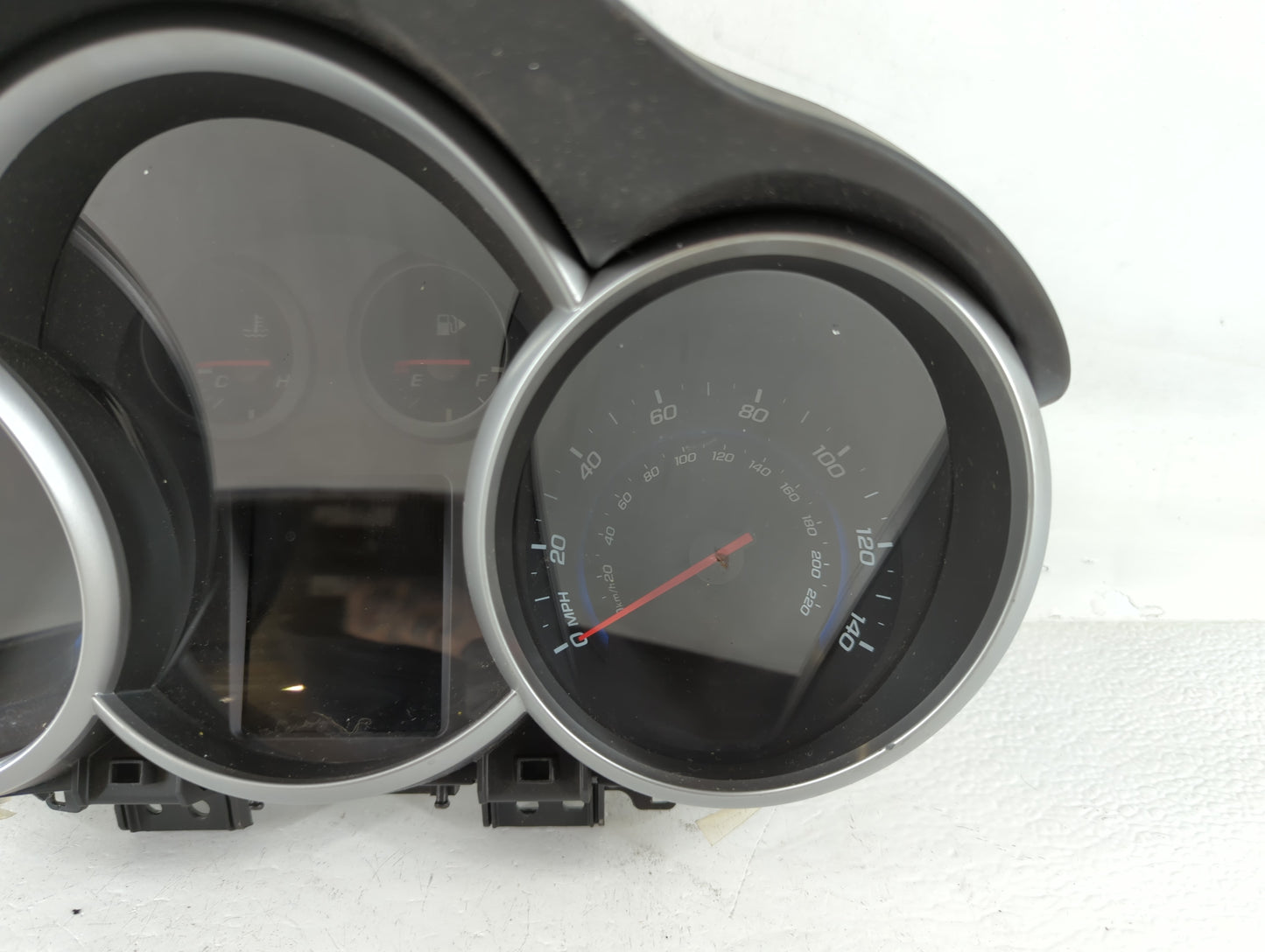 2013-2014 Chevrolet Cruze Instrument Cluster Speedometer Gauges P/N:94560794 811511914 Fits Fits 2013 2014 OEM Used Auto Par