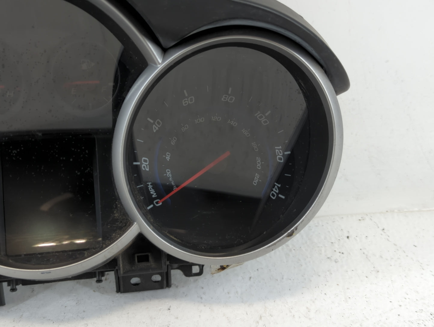 2013-2014 Chevrolet Cruze Instrument Cluster Speedometer Gauges P/N:94560794 811511914 Fits Fits 2013 2014 OEM Used Auto Par