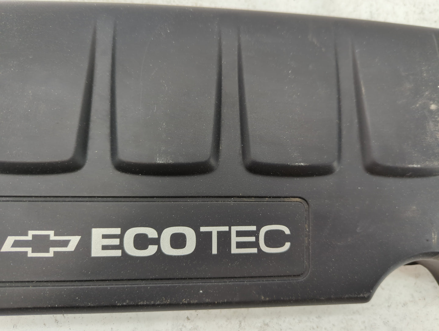 2014 Chevrolet Cruze Engine Cover - Oemusedautoparts1.com