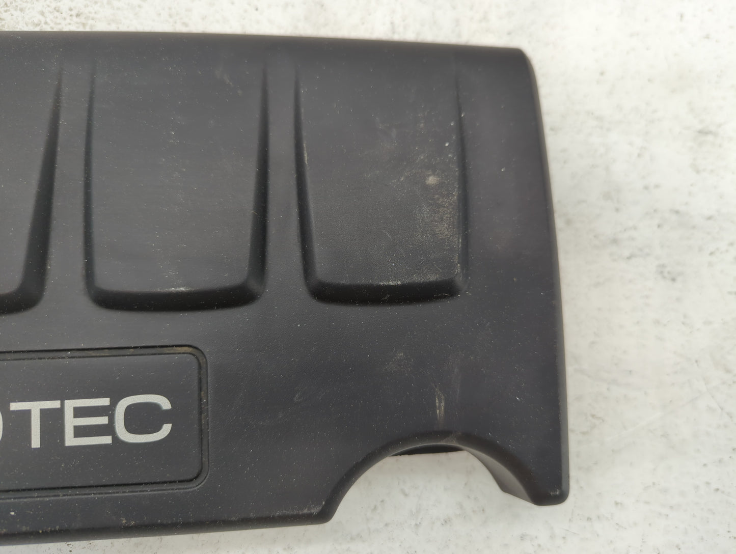 2014 Chevrolet Cruze Engine Cover - Oemusedautoparts1.com