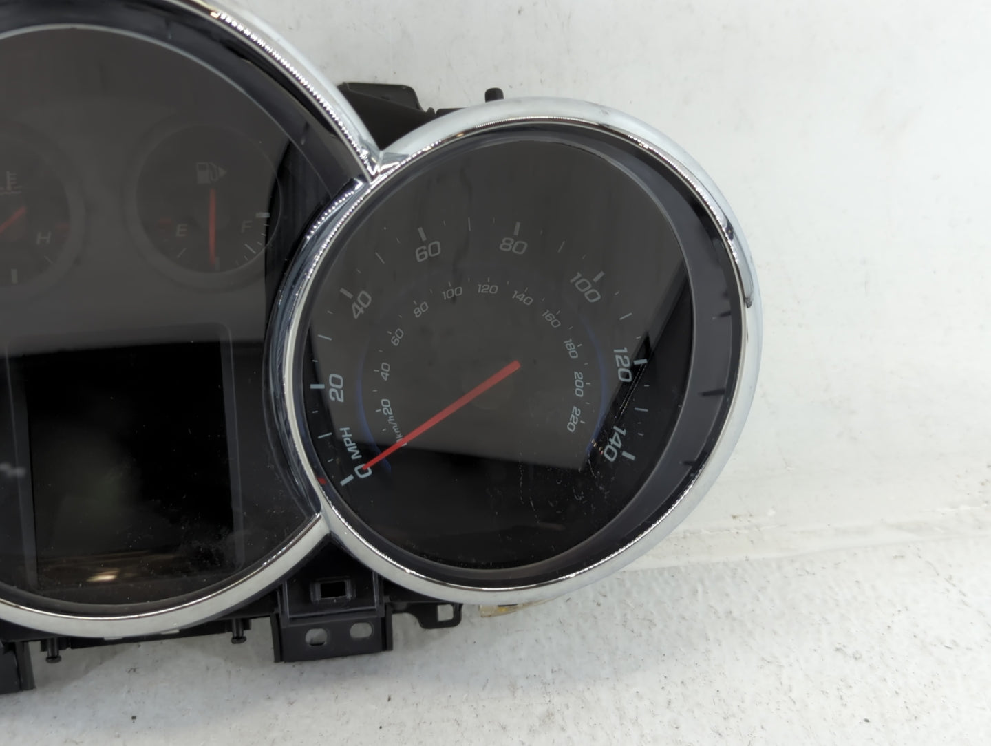 2013-2014 Chevrolet Cruze Instrument Cluster Speedometer Gauges P/N:811511914 95129376 Fits Fits 2013 2014 OEM Used Auto Par
