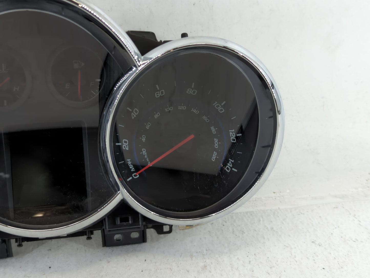 2013-2014 Chevrolet Cruze Instrument Cluster Speedometer Gauges P/N:811511914 95129376 Fits Fits 2013 2014 OEM Used Auto Par
