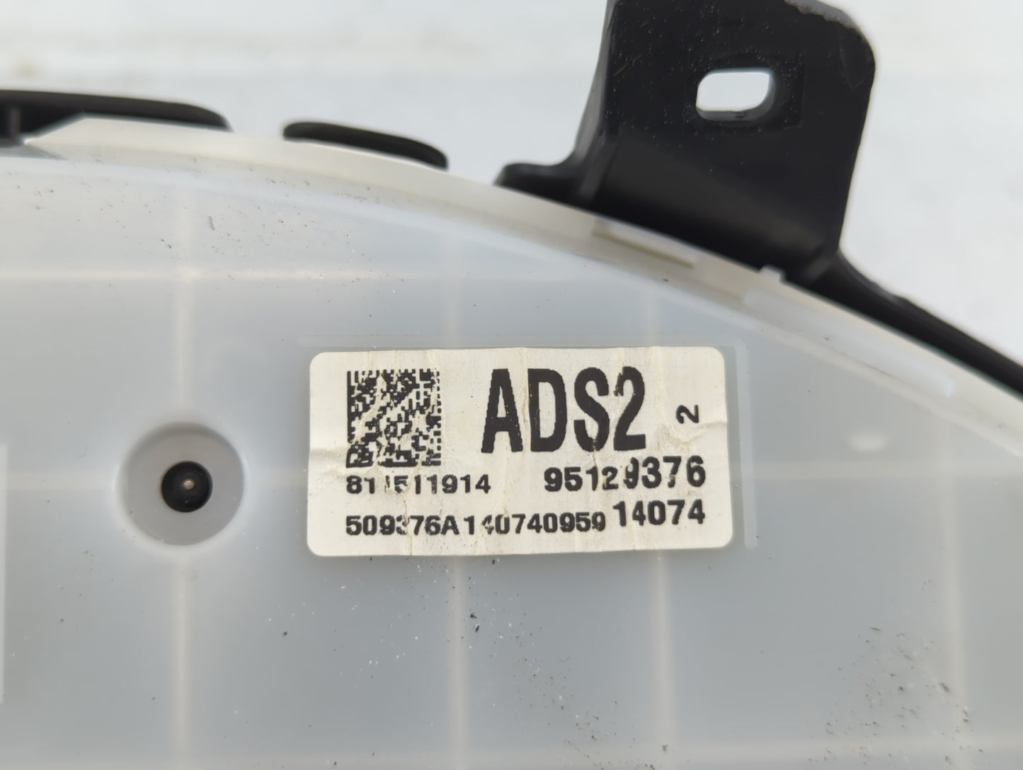 2013-2014 Chevrolet Cruze Instrument Cluster Speedometer Gauges P/N:811511914 95129376 Fits Fits 2013 2014 OEM Used Auto Par