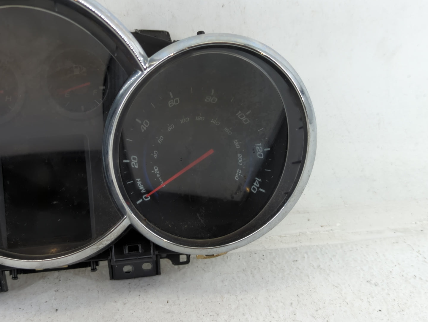 2013-2014 Chevrolet Cruze Instrument Cluster Speedometer Gauges P/N:811511914 95129376 Fits Fits 2013 2014 OEM Used Auto Par