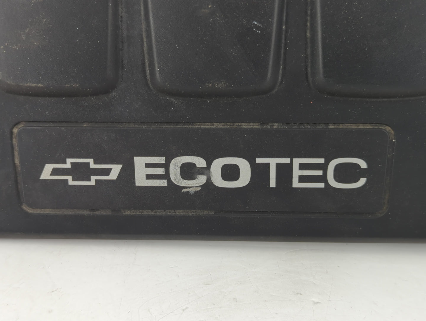 2014 Chevrolet Cruze Engine Cover - Oemusedautoparts1.com