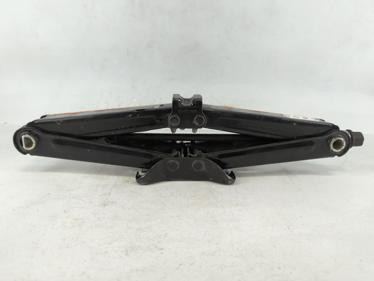 2014 Chevrolet Cruze Spare Scissor Car Jack 706975 - Oemusedautoparts1.com