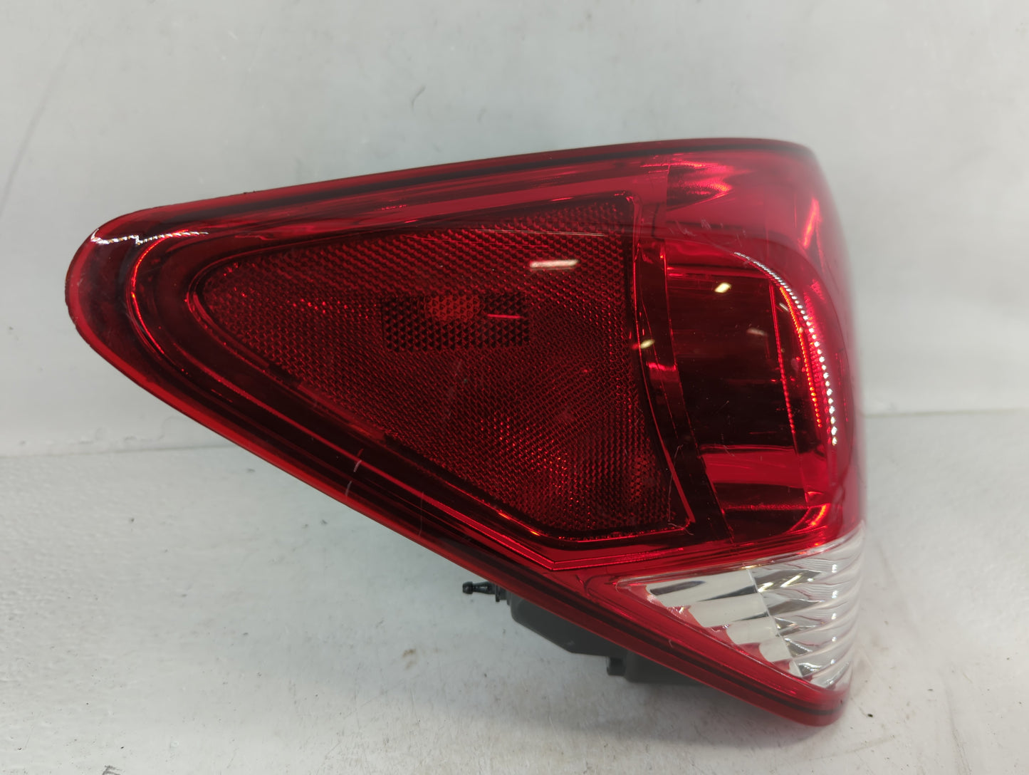 2014 Chevrolet Cruze Tail Light Assembly Passenger Right OEM P/N:1122110 Fits OEM Used Auto Parts - Oemusedautoparts1.com