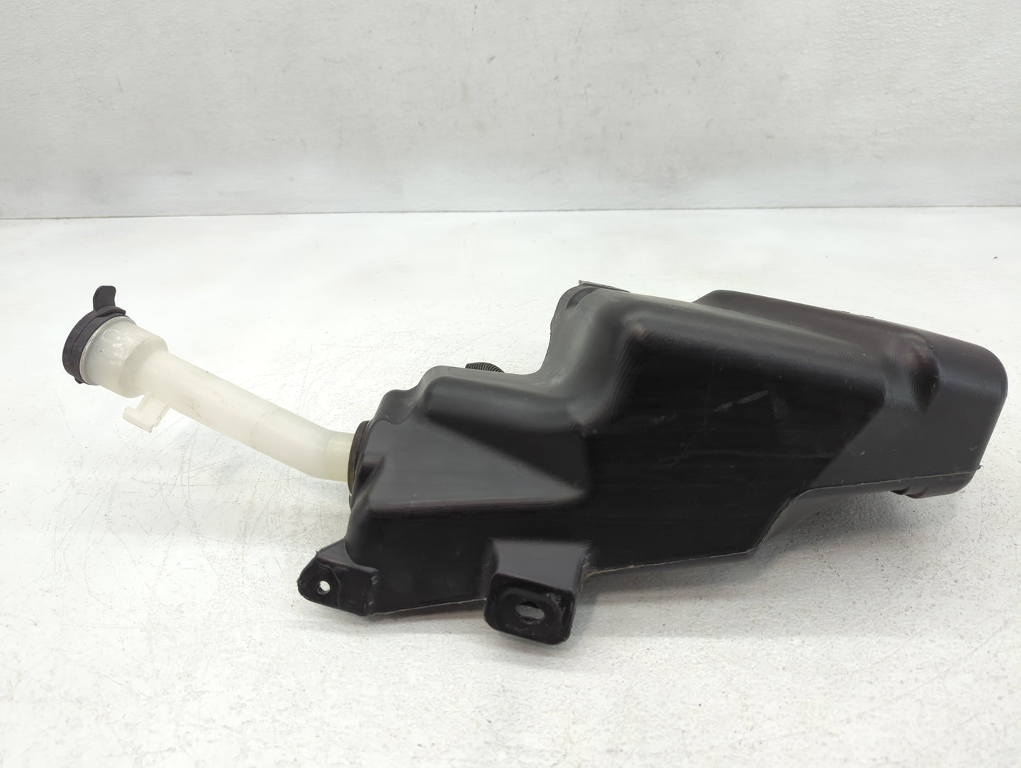 2011-2016 Chevrolet Cruze Windshield Washer Fluid Reservoir Bottle Oem - Oemusedautoparts1.com