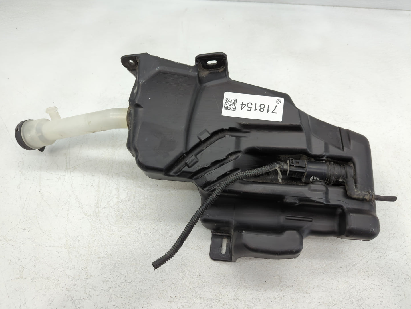 2011-2016 Chevrolet Cruze Windshield Washer Fluid Reservoir Bottle Oem - Oemusedautoparts1.com
