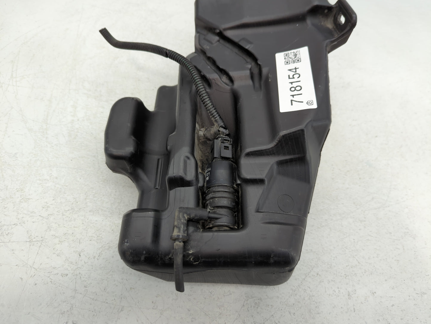 2011-2016 Chevrolet Cruze Windshield Washer Fluid Reservoir Bottle Oem - Oemusedautoparts1.com