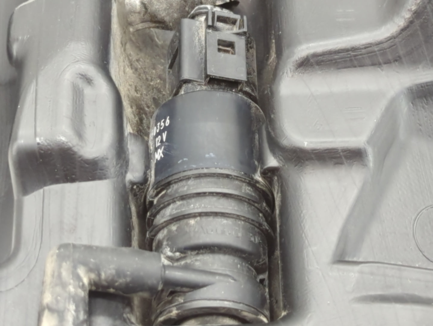 2011-2016 Chevrolet Cruze Windshield Washer Fluid Reservoir Bottle Oem - Oemusedautoparts1.com