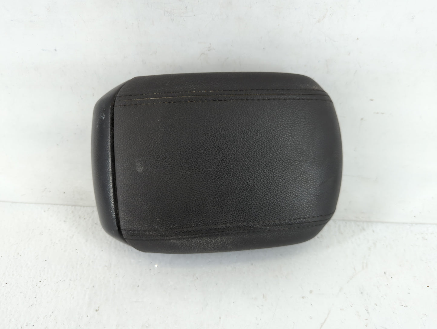 2014 Chevrolet Cruze Center Console Armrest Cover Lid Fits OEM Used Auto Parts - Oemusedautoparts1.com