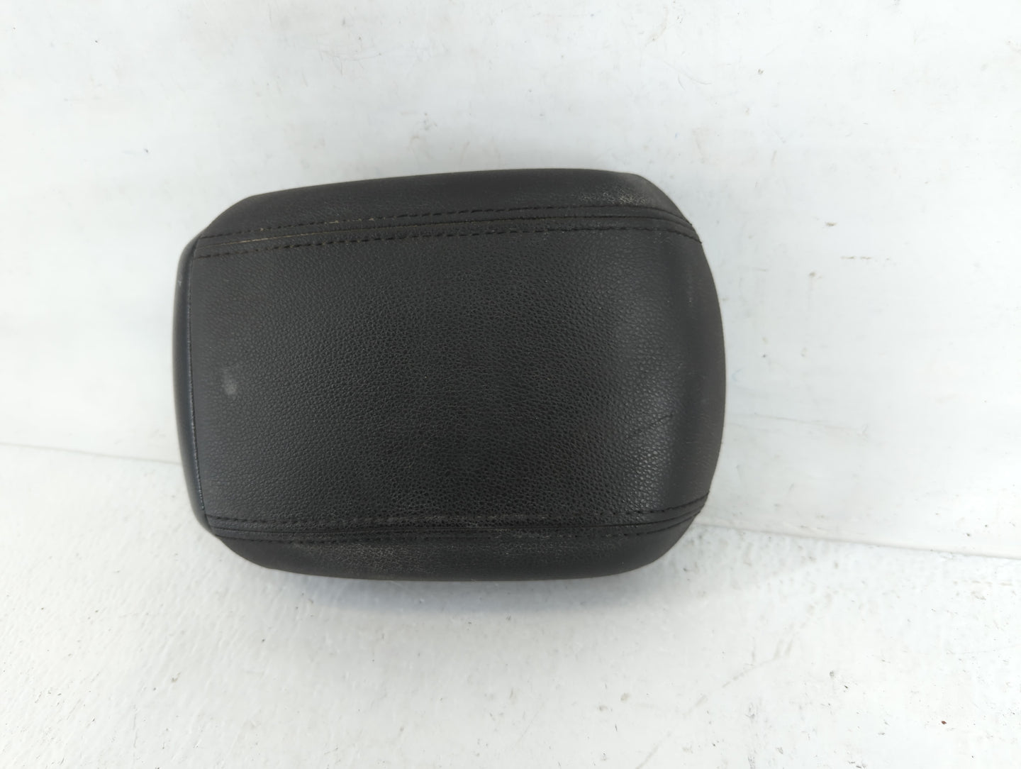 2014 Chevrolet Cruze Center Console Armrest Cover Lid Fits OEM Used Auto Parts - Oemusedautoparts1.com